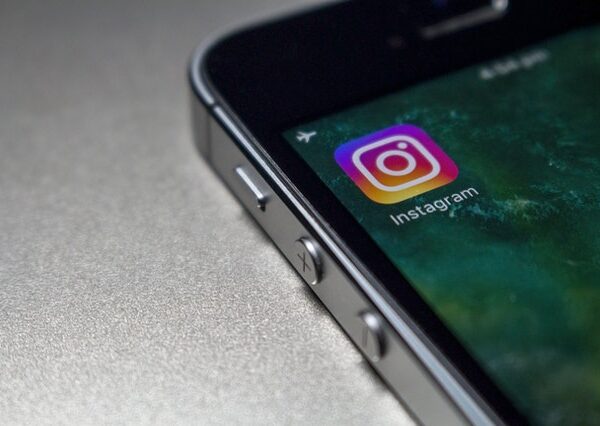 ceatron-technologies-insta-bg